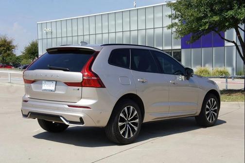 2025 Volvo XC60 B5 Plus