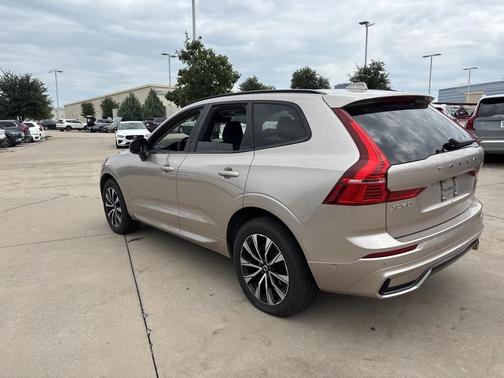 2025 Volvo XC60 B5 Plus