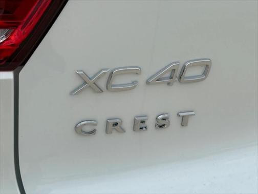2026 Volvo XC40 B4 Core