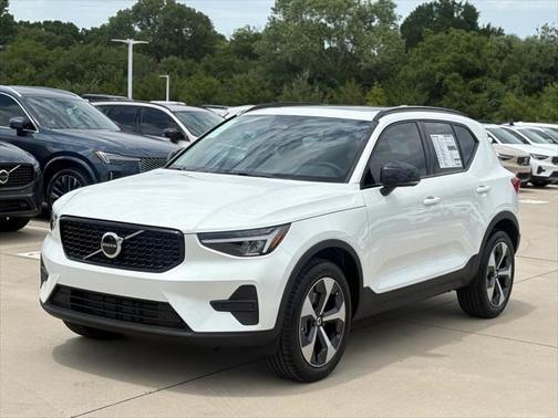 2026 Volvo XC40 B4 Core