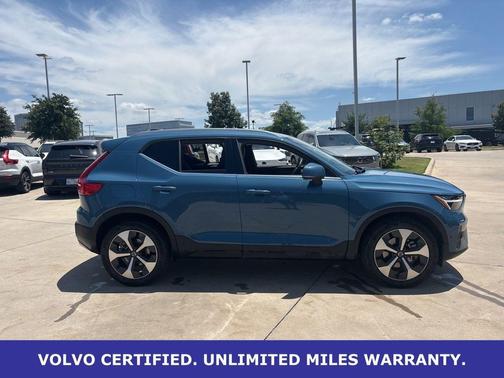 Fjord Blue Metallic 2025 Volvo XC40 B5 Plus Bright Theme