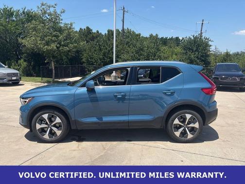 Fjord Blue Metallic 2025 Volvo XC40 B5 Plus Bright Theme