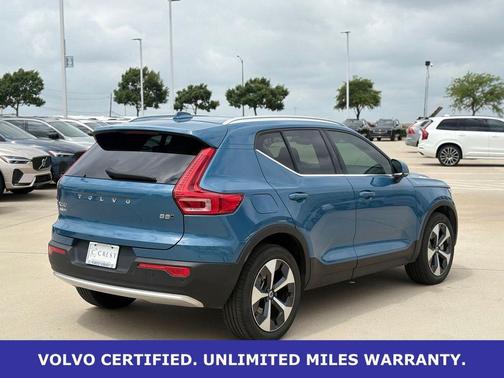 Fjord Blue Metallic 2025 Volvo XC40 B5 Plus Bright Theme
