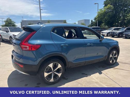 Fjord Blue Metallic 2025 Volvo XC40 B5 Plus Bright Theme