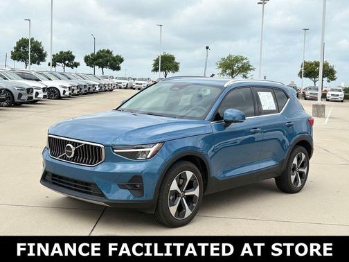 Fjord Blue Metallic 2025 Volvo XC40 B5 Plus Bright Theme
