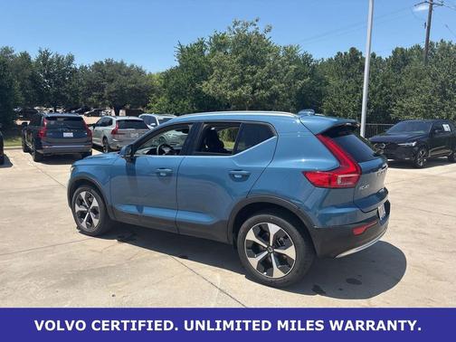 Fjord Blue Metallic 2025 Volvo XC40 B5 Plus Bright Theme