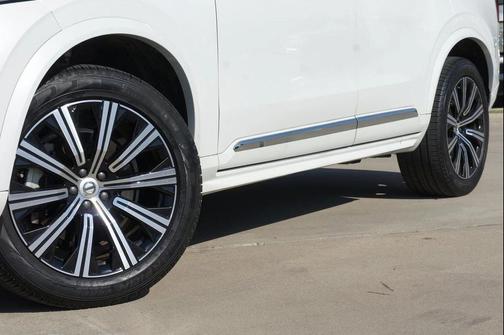 2024 Volvo XC90 AWD Plus