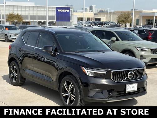 2025 Volvo XC40 B5 AWD