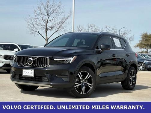 2025 Volvo XC40 B5 AWD