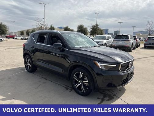 2025 Volvo XC40 B5 AWD
