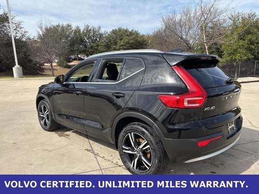 2025 Volvo XC40 B5 AWD