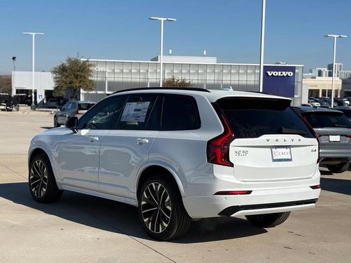 2026 Volvo XC90 B6 Ultra Dark Theme 6-Seater