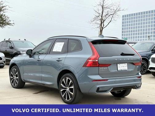 2023 Volvo XC60 B5 Plus Dark Theme