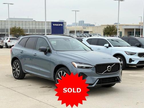 2023 Volvo XC60 B5 Plus Dark Theme