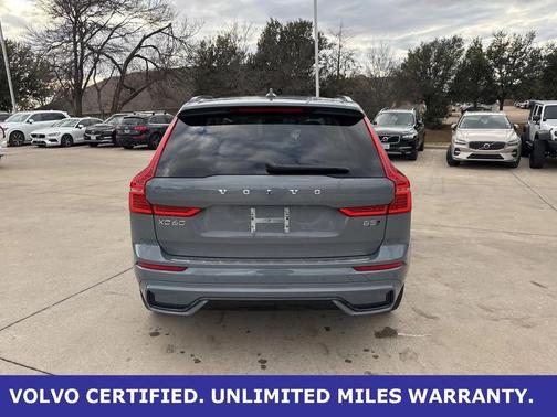 2023 Volvo XC60 B5 Plus Dark Theme