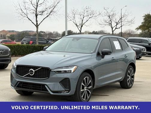 2023 Volvo XC60 B5 Plus Dark Theme
