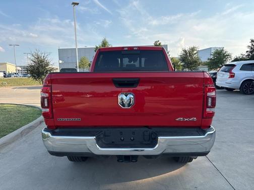 2024 RAM 2500 Big Horn Safety Group 4WD Level 2 Equipment Group