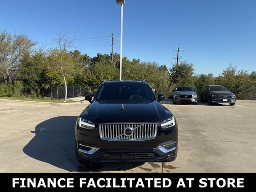 Onyx Black Metallic 2023 Volvo XC90 B6 Plus 7-Seater