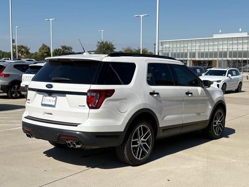 2018 Ford Explorer Sport