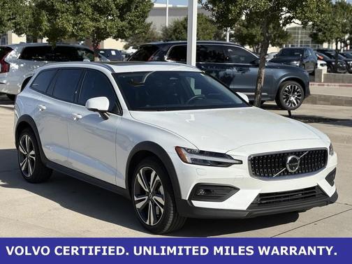 2025 Volvo V60 Cross Country B5 Plus