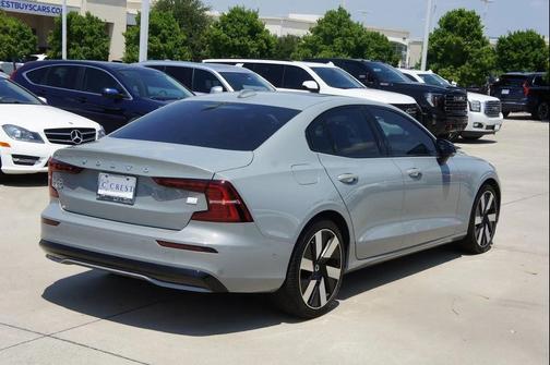 2024 Volvo S60 Recharge Plug-In Hybrid T8 Plus Dark Theme