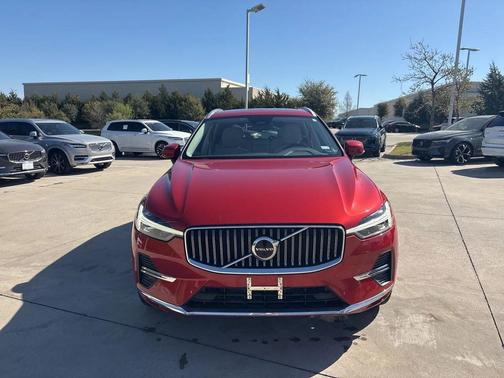 2023 Volvo XC60 B5 Plus Bright Theme