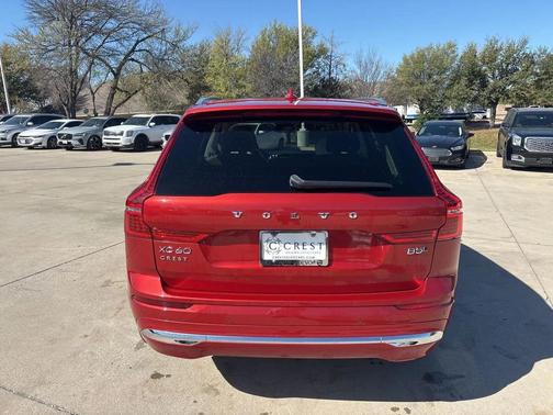 2023 Volvo XC60 B5 Plus Bright Theme