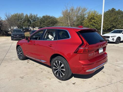 2023 Volvo XC60 B5 Plus Bright Theme