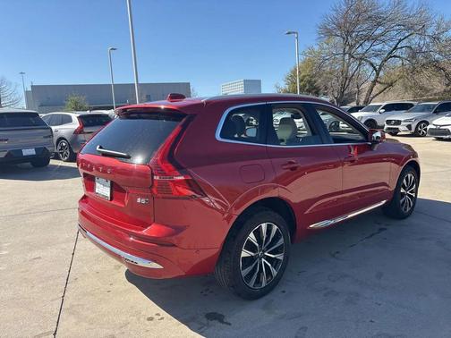 2023 Volvo XC60 B5 Plus Bright Theme