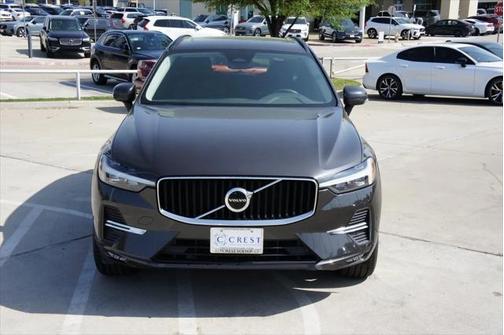 2022 Volvo XC60 B5 Momentum
