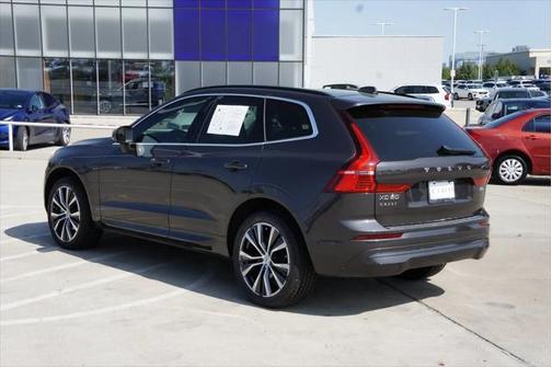 2022 Volvo XC60 B5 Momentum