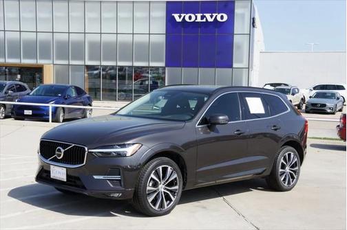 2022 Volvo XC60 B5 Momentum