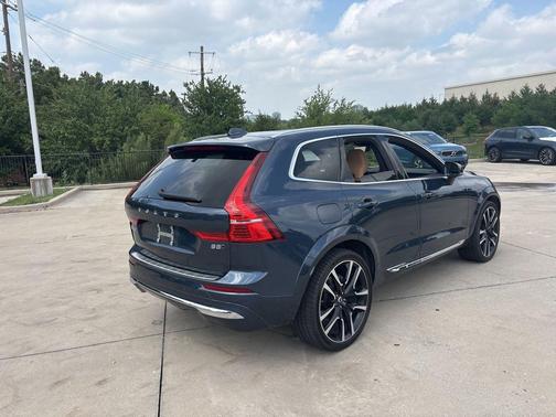 Denim Blue Metallic 2023 Volvo XC60 B5 Ultimate Bright Theme