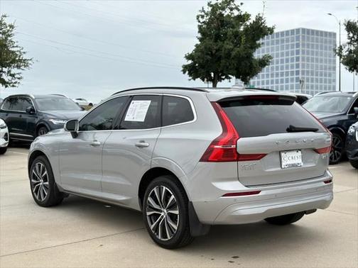2022 Volvo XC60 B5 Momentum