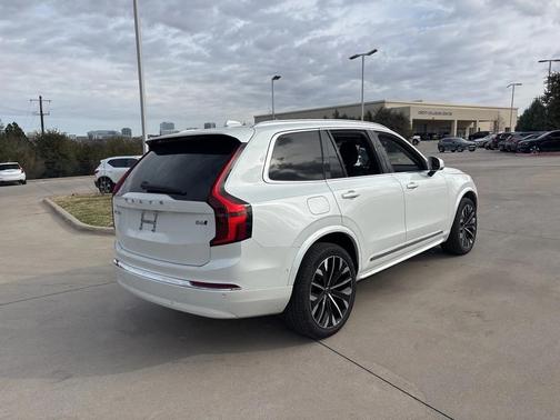 2025 Volvo XC90 B6 Plus 7-Seater
