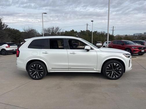 2025 Volvo XC90 B6 Plus 7-Seater