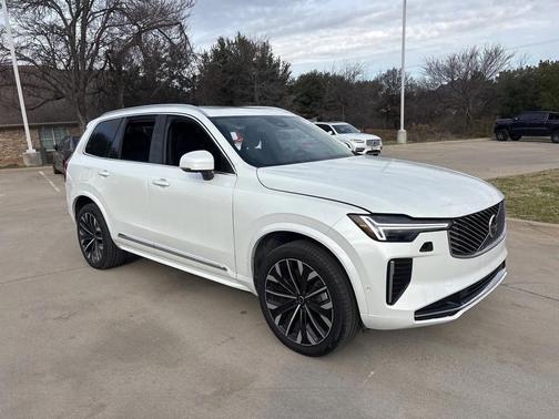 2025 Volvo XC90 B6 Plus 7-Seater