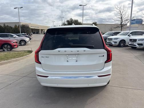 2025 Volvo XC90 B6 Plus 7-Seater