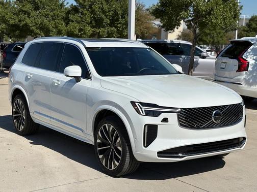 2025 Volvo XC90 B6 Plus 7-Seater