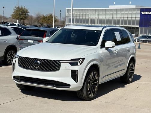 2025 Volvo XC90 B6 Plus 7-Seater