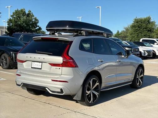 2022 Volvo XC60 B6 R-Design