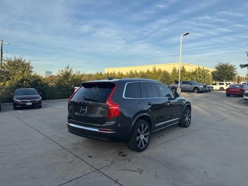 2024 Volvo XC90 B6 Plus Bright Theme