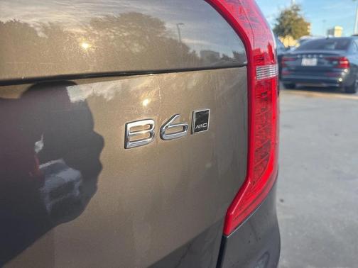 2024 Volvo XC90 B6 Plus Bright Theme