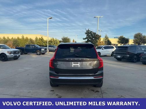 2024 Volvo XC90 B6 Plus Bright Theme