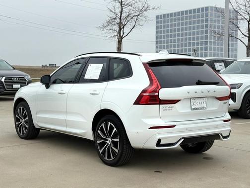 2025 Volvo XC60 B5 Plus