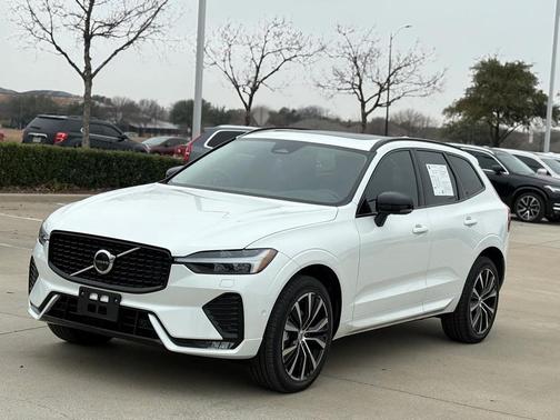 2025 Volvo XC60 B5 Plus