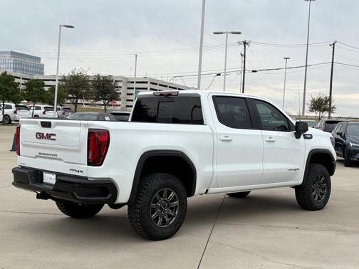 2025 GMC Sierra 1500 AT4X