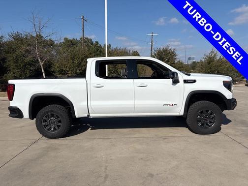 2025 GMC Sierra 1500 AT4X