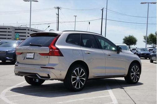 2025 Volvo XC60 B5 Plus