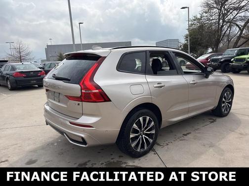 2025 Volvo XC60 B5 Plus